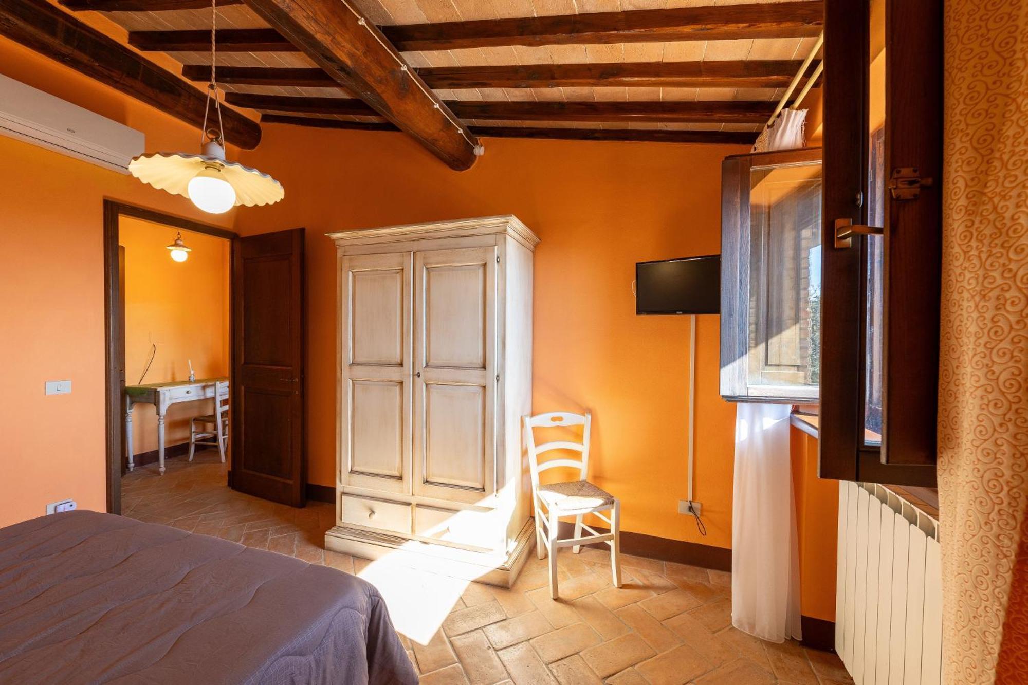 מונטלצ'ינו Agriturismo Fraschetta מראה חיצוני תמונה