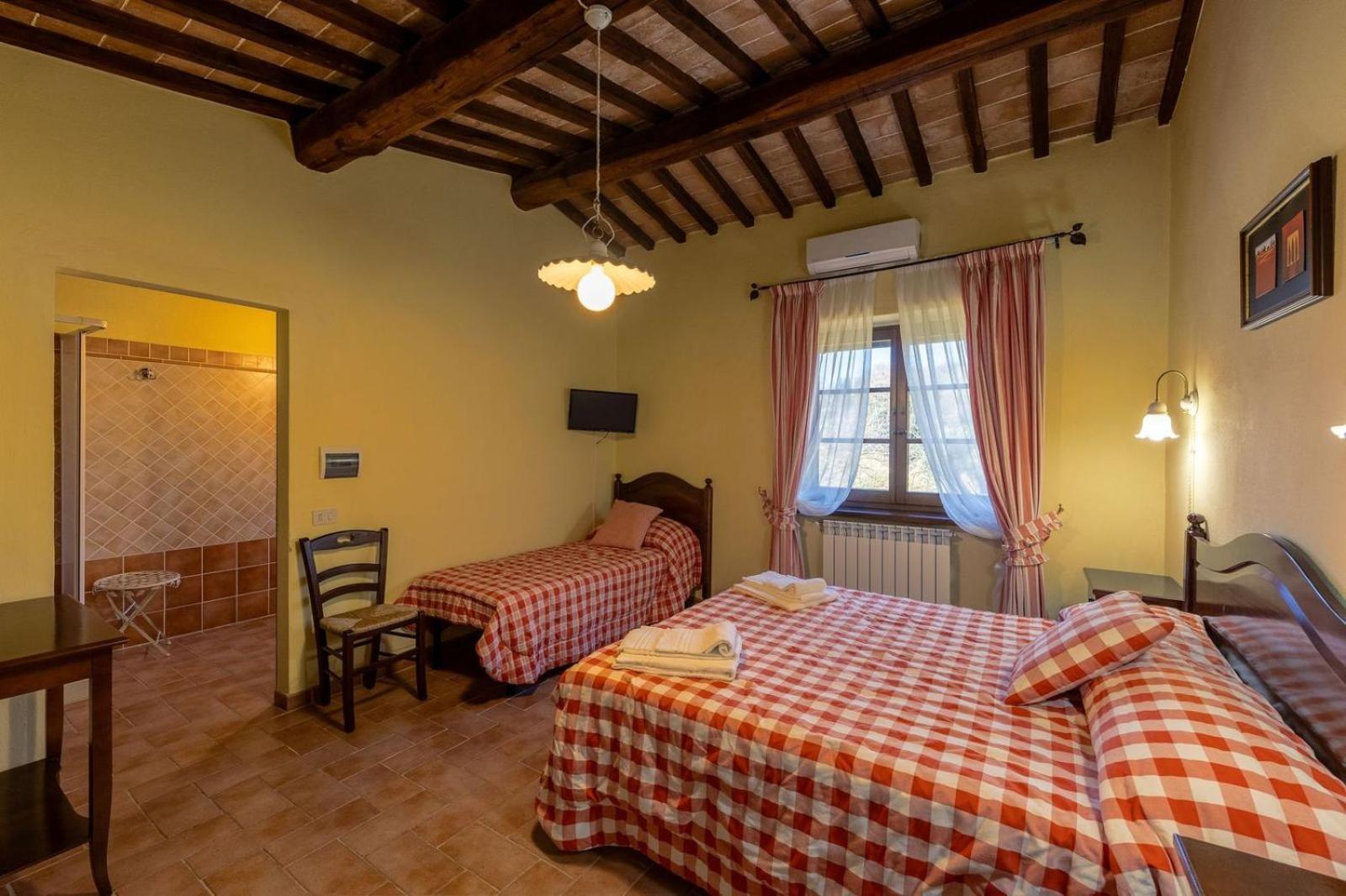 מונטלצ'ינו Agriturismo Fraschetta מראה חיצוני תמונה