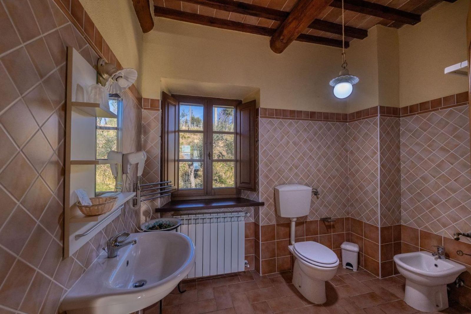 מונטלצ'ינו Agriturismo Fraschetta מראה חיצוני תמונה