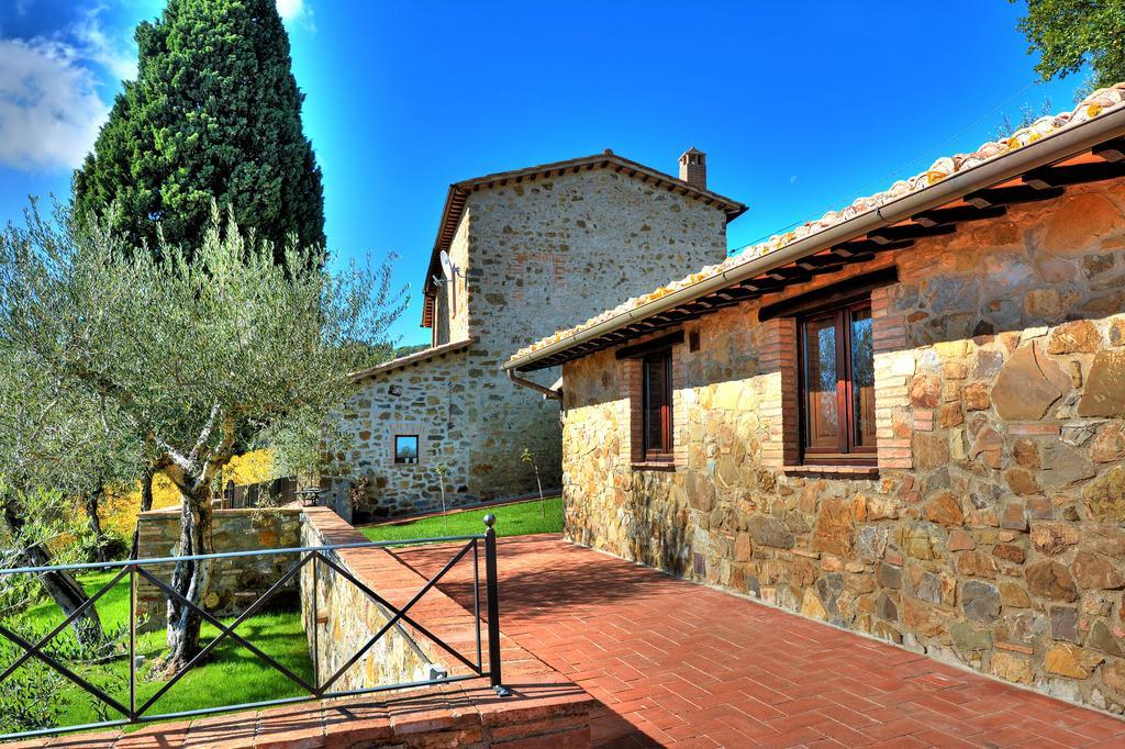 מונטלצ'ינו Agriturismo Fraschetta מראה חיצוני תמונה