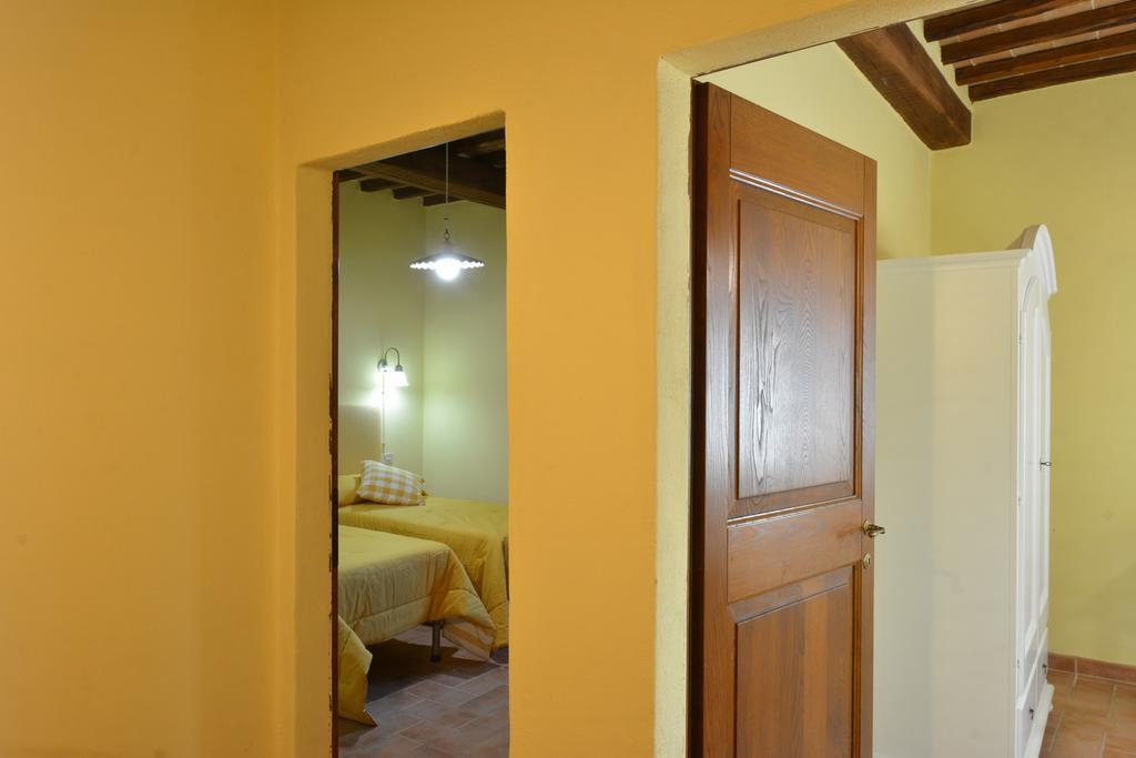 מונטלצ'ינו Agriturismo Fraschetta מראה חיצוני תמונה