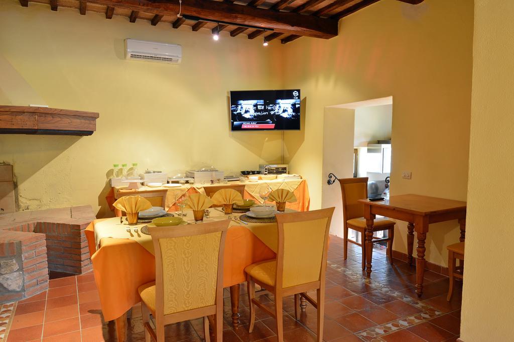 מונטלצ'ינו Agriturismo Fraschetta מראה חיצוני תמונה