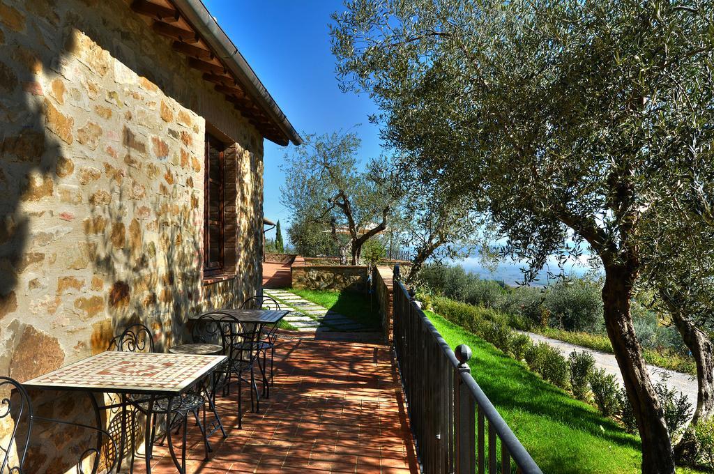 מונטלצ'ינו Agriturismo Fraschetta מראה חיצוני תמונה