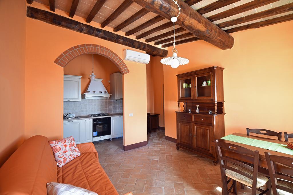 מונטלצ'ינו Agriturismo Fraschetta מראה חיצוני תמונה